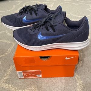 NIKE DOWNSHIFTER 9 (GS) NWT